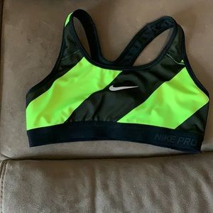 Women’s sports bra